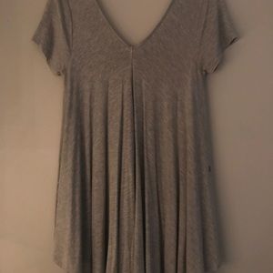 grey Anthropologie flowy tee
